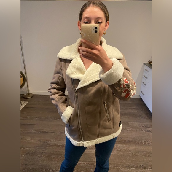 Driftwood Tan Winter Jacket Embroidered Floral Flower Sleeves - Picture 5 of 5